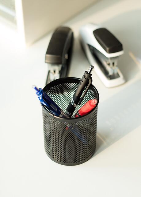 Round Hollow-Out Iron Pen Holder with Mesh Pattern, Simple Desktop Storage Box, Multifunctional Metal Stationery Pen Holder for Students and Office Use detail 7