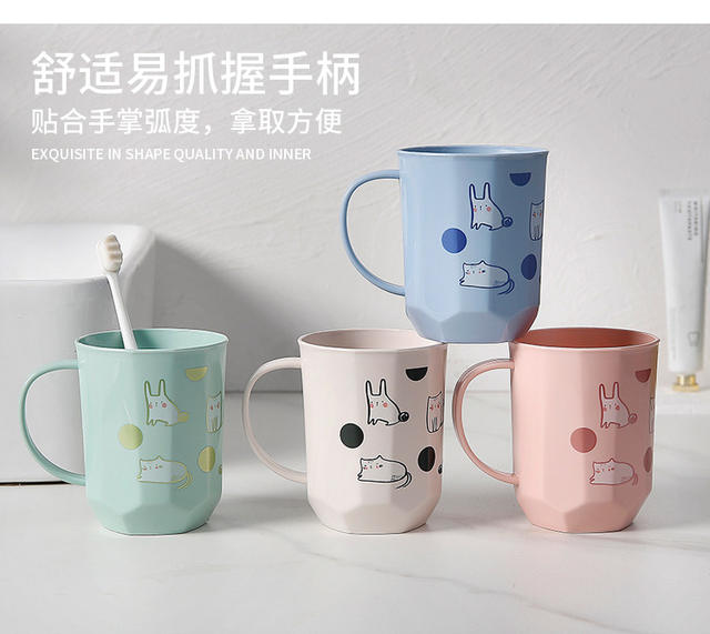 Plastic mouthwash Cup toothbrush cup children's toothbrush cup creative cute couple brushing Cup toothbrush cup detail 4