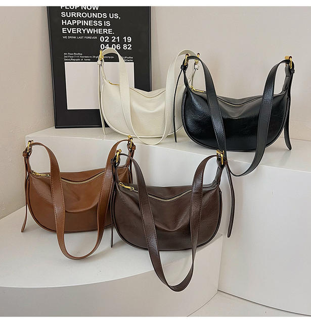 Fashionable and High-End New Versatile Casual Crossbody Dumpling Bag, Korean Style Soft Leather Texture Niche Casual Shoulder Underarm Bag detail 3