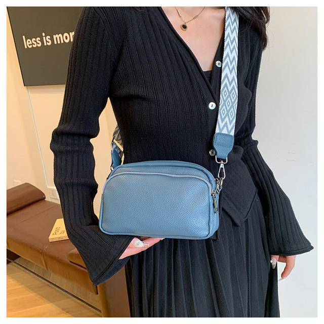 Cross-Border Hot-Selling Women's Bags 2025 New Style Simple and Fashionable Single Shoulder Crossbody Small Square Bag with Wide Shoulder Strap Casual Bag Bags detail 10