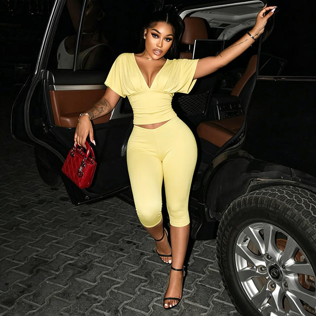 J26St224 European and American Style Cross-Border Women's Clothing Solid Color V-Neck Pleated Half-Sleeve Top and Tight-Fitting Cropped Pants Two-Piece Set detail 7
