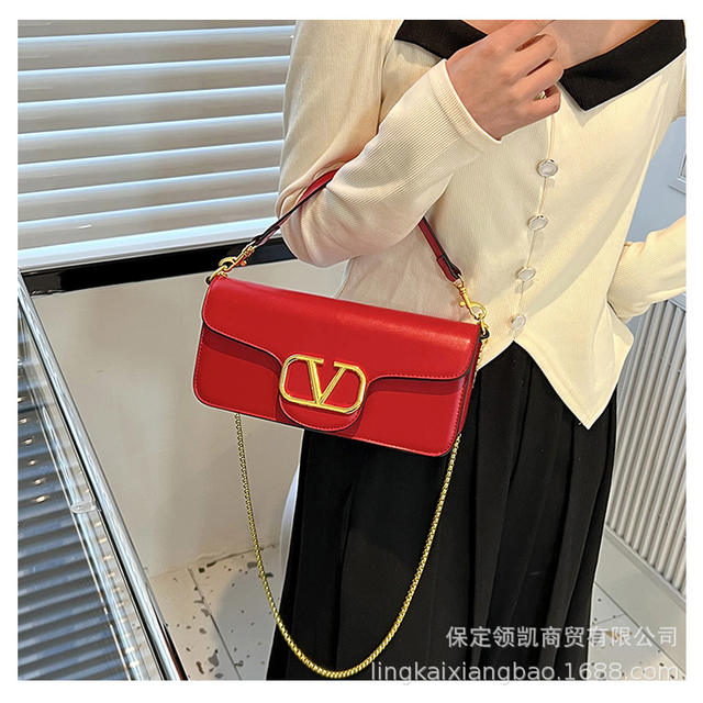 2026 New Women's Fashion Chain Bag, Solid Color Small Square Bag, Wholesale Handbag, Casual Versatile Shoulder Crossbody Bag detail 10