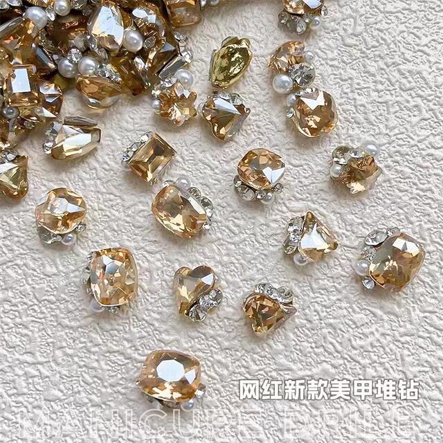 New Sparkling Champagne-Colored Nail Art Accessories with Trendy Transparent Crystal Tilted Heart-Shaped 3D Nail Rhinestones detail 5