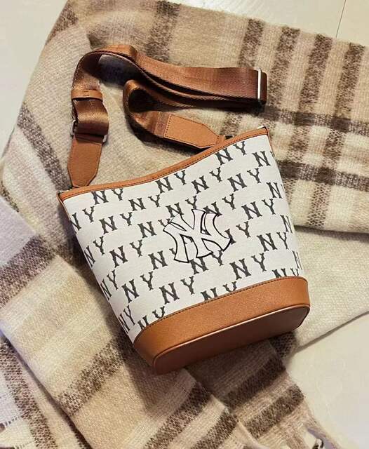 Mlb Bucket Bag 2025 New Model Ny Embroidered Women's Daily Fashion Versatile Large Capacity Lightweight Shoulder Crossbody Bag detail 5