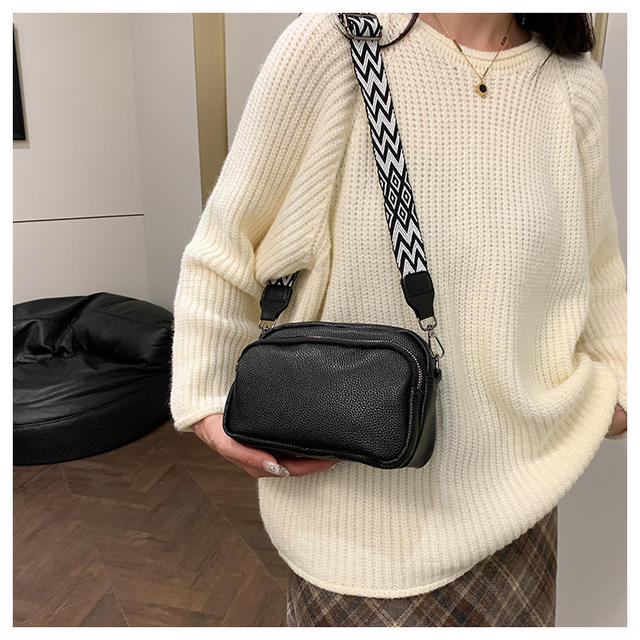 Cross-Border Hot-Selling Women's Bags 2025 New Style Simple and Fashionable Single Shoulder Crossbody Small Square Bag with Wide Shoulder Strap Casual Bag Bags detail 12
