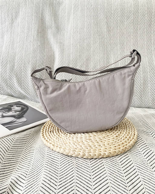 U Family's Same Cross-Border 2025 Summer Crossbody Bag Women's Trendy Dumpling Bag Nylon Lightweight Small Shoulder Bag Versatile Shoulder Bag detail 5