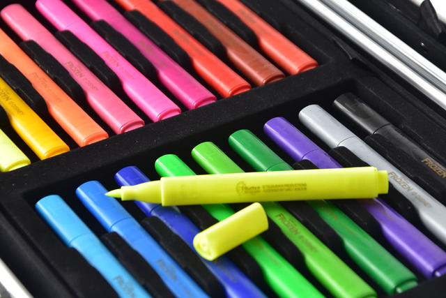 Frozen Watercolor Pen Painting suit Art Brush Gift Pack Children's Crayon Color Lead Gouache suit detail 4