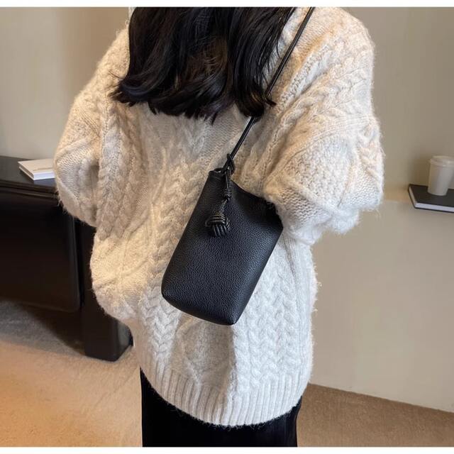 Versatile Literary and Artistic Small Fresh Small Ball Pendant Super Popular Crossbody Mobile Phone Bag Soft Leather Cute Mini Small Bag for Women detail 12