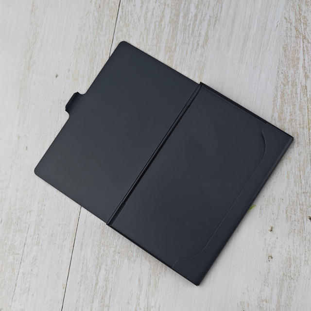 Ultra-thin aluminum alloy business card case matte business card holder carry gift business card holder laser logo detail 2
