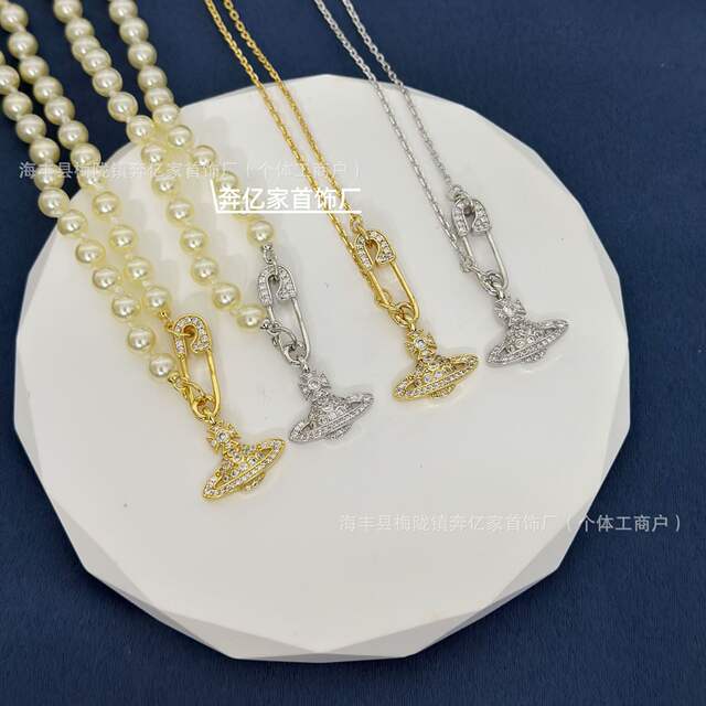 Queen Mother Saturn Necklace for Women Full Diamond Flat Paperclip Pearl Clavicle Chain Layered Versatile European and American Style detail 5