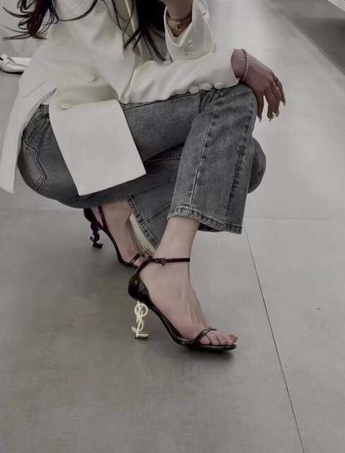 Factory in stock with high heel sandals women's buckle foreign trade explosions star with letters with high heels women's shoes detail 3