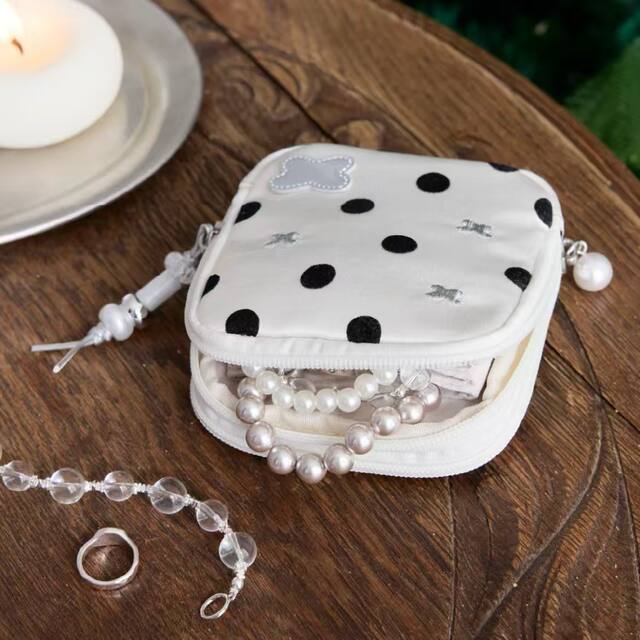 2026 Velvet Cute Style Polka Dot Korean Style Jewelry Storage Bag for Women Large Capacity Portable Storage Bag detail 10