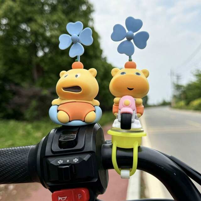 Electric Vehicle Decoration Capybara Lulu Rotating Windmill Bicycle Motorcycle Universal Cute Decorative Toy Pendant detail 1