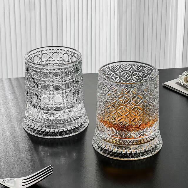 Popular Whiskey Rotating Glass, Glowing Spinning Glass, Trendy Light Luxury Embossed Glass Wine Glass, Liquor Glass detail 7