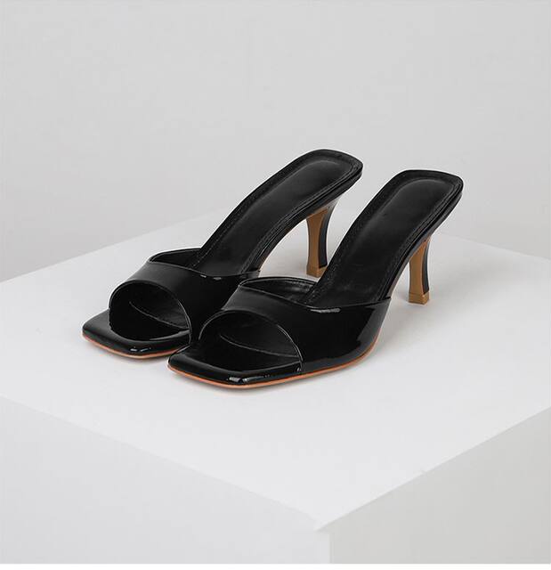 Patent Leather High Heel Sandals Women's 2023 Summer New British Style Square Heel plus size Women's Slippers detail 7