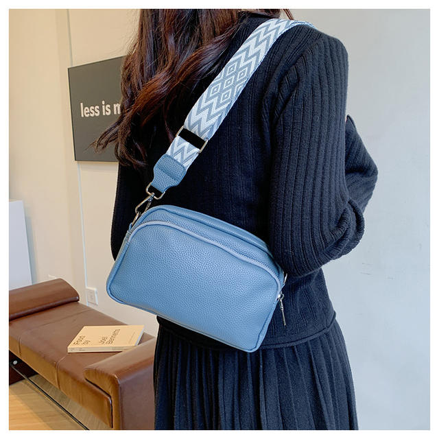 Cross-Border Hot-Selling Women's Bags 2025 New Style Simple and Fashionable Single Shoulder Crossbody Small Square Bag with Wide Shoulder Strap Casual Bag Bags detail 11