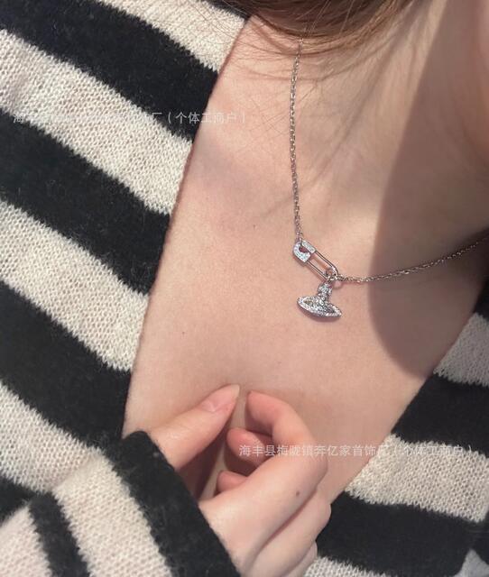 Queen Mother Saturn Necklace for Women Full Diamond Flat Paperclip Pearl Clavicle Chain Layered Versatile European and American Style detail 2