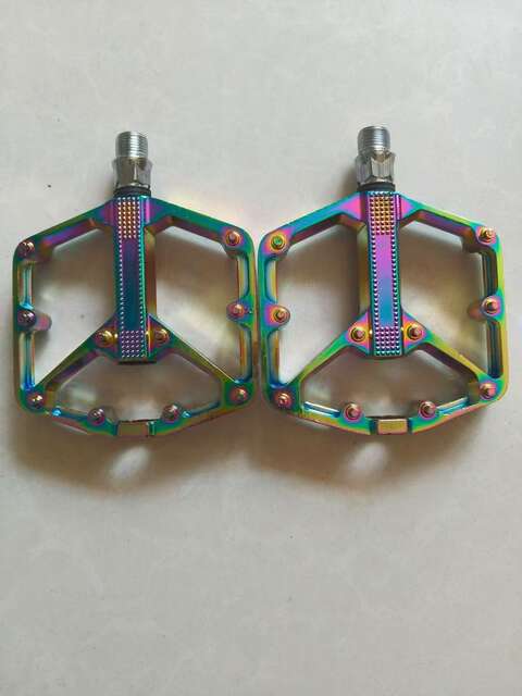 Du Bearing Bicycle Pedals with Three Bearings, Aluminum Alloy Non-Slip Widened Surface, Full Aluminum Pedal Board for Mountain Bikes detail 5
