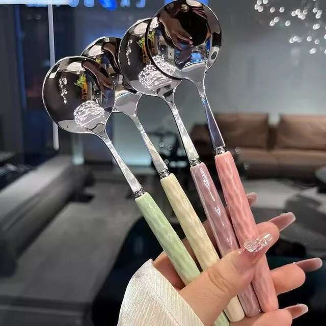 Light Luxury Stainless Steel Spoon for Home Use, High Aesthetic Value Soup Spoon, Creative Girly Style, Plastic Handle Round Spoon for Fruit and Dessert detail 1