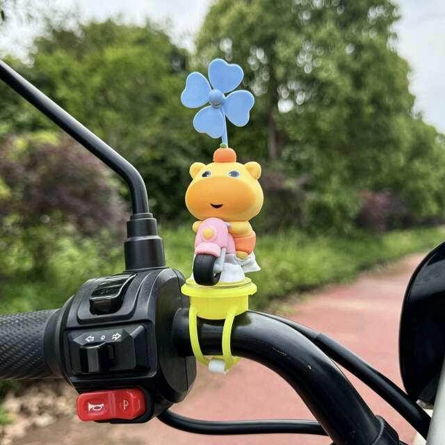 Electric Vehicle Decoration Capybara Lulu Rotating Windmill Bicycle Motorcycle Universal Cute Decorative Toy Pendant detail 5