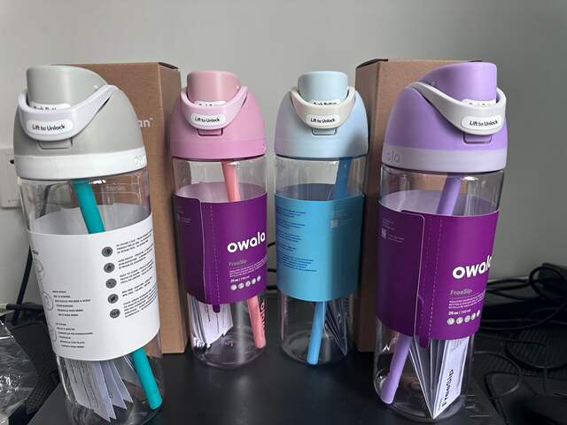 New Owala Plastic Water Cup Freesip Straw Cup Outdoor Fitness Portable Water Cup with Handle Sports Plastic Cup detail 2