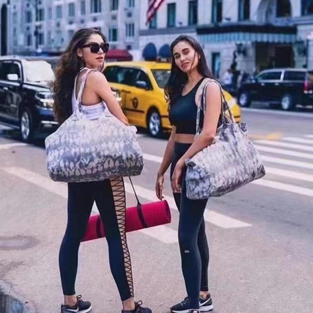 New High-End Tote Bag for Women, Large-Capacity Canvas Shoulder Bag, Commuting Yoga Fitness Handbag, Same Style for Men and Women detail 2