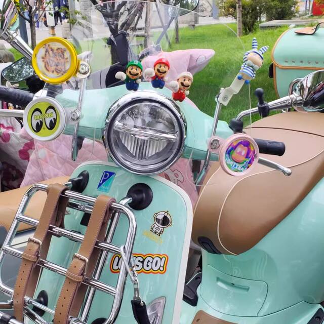 Super Mario electric car 3D stereo car stickers motorcycle body decorations doll car ornaments stickers detail 5