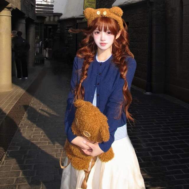 Zelan Wig Bounty Hunter Wig for Women, Natural Orange-Brown Color, Long Curly Hair, Full Head Wig, Ready to Wear detail 4