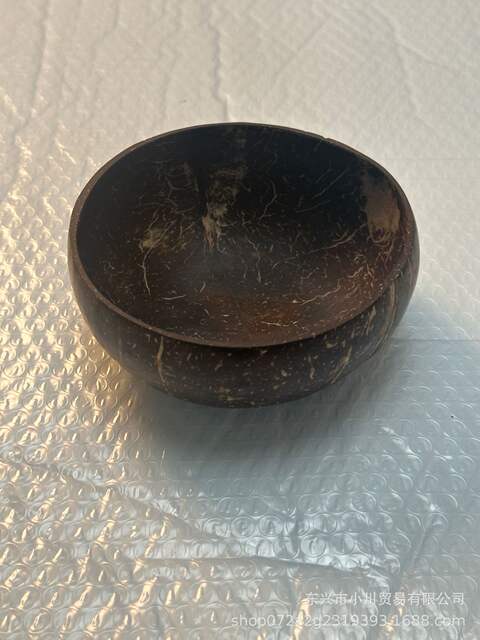 Vietnam Natural Old Coconut Shell Bowl Coconut Shell Bowl Factory Wholesale Source Hainan Creative Handmade Disposable Dongxing Small detail 4