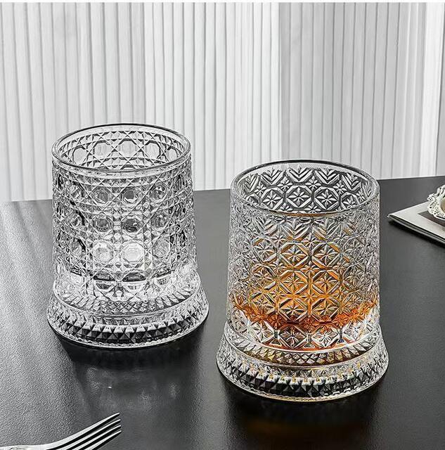 Popular Whiskey Rotating Glass, Glowing Spinning Glass, Trendy Light Luxury Embossed Glass Wine Glass, Liquor Glass detail 2