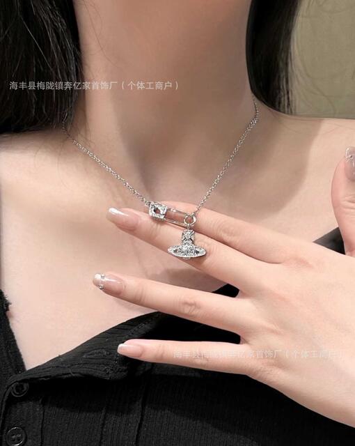 Queen Mother Saturn Necklace for Women Full Diamond Flat Paperclip Pearl Clavicle Chain Layered Versatile European and American Style detail 1