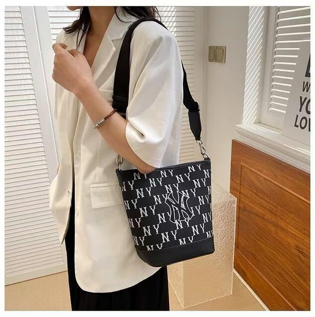 Mlb Bucket Bag 2025 New Model Ny Embroidered Women's Daily Fashion Versatile Large Capacity Lightweight Shoulder Crossbody Bag detail 10