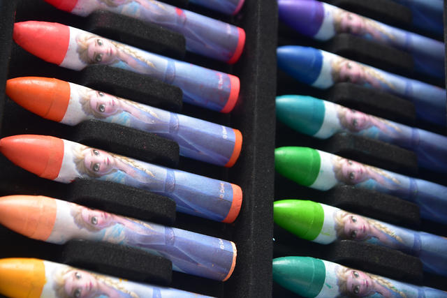 Frozen Watercolor Pen Painting suit Art Brush Gift Pack Children's Crayon Color Lead Gouache suit detail 8