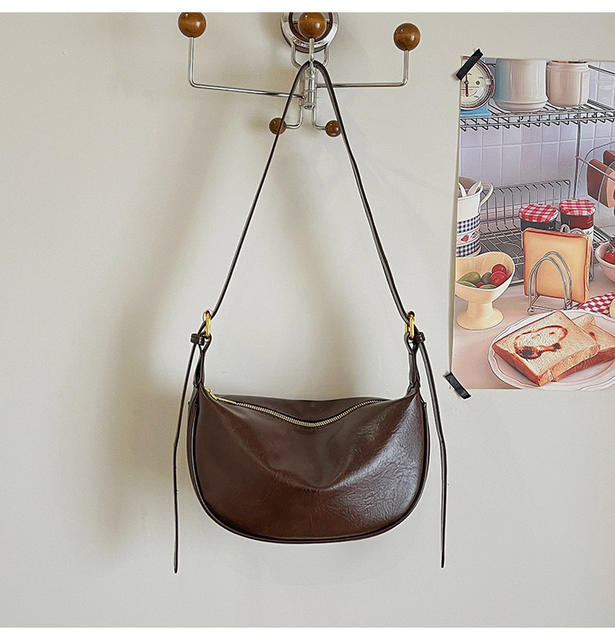 Fashionable and High-End New Versatile Casual Crossbody Dumpling Bag, Korean Style Soft Leather Texture Niche Casual Shoulder Underarm Bag detail 10