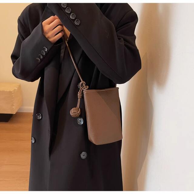 Versatile Literary and Artistic Small Fresh Small Ball Pendant Super Popular Crossbody Mobile Phone Bag Soft Leather Cute Mini Small Bag for Women detail 10