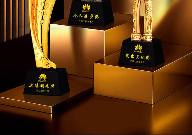 New Resin Trophy Customized for Singing and Dancing Competitions, Creative Five-Pointed Star, Thumbs-Up, Outstanding Employee, Children's Champion detail 2