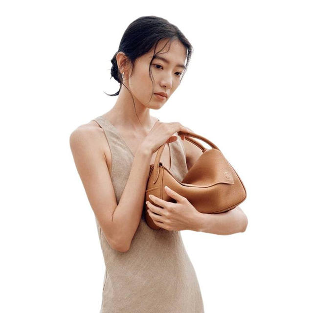 【Wang Churan's Same Style】Gongxuan Yuanbao Bag Made of Top-Layer Cowhide, Pillow Bag, Single Shoulder Crossbody Bag, Commuter Underarm Bag, Trendy detail 11