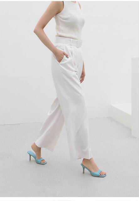 Patent Leather High Heel Sandals Women's 2023 Summer New British Style Square Heel plus size Women's Slippers detail 2