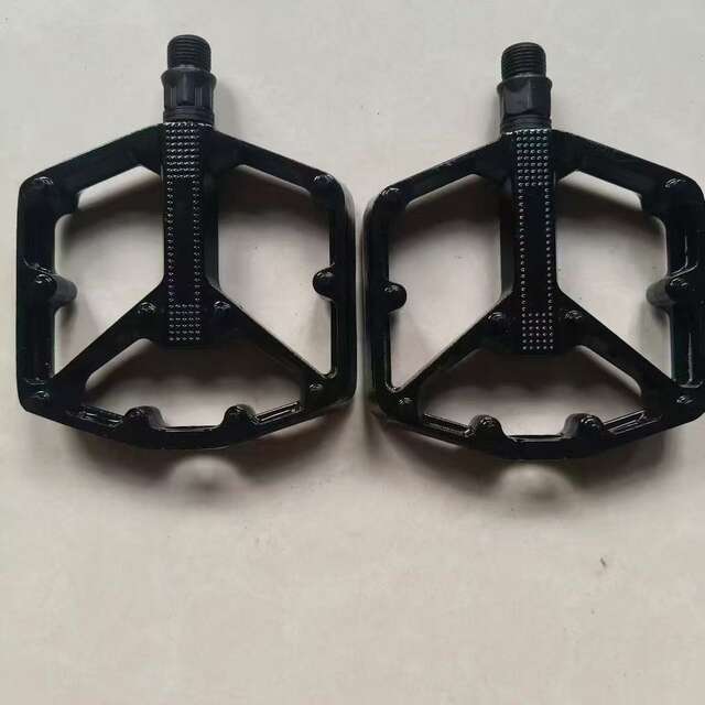 Du Bearing Bicycle Pedals with Three Bearings, Aluminum Alloy Non-Slip Widened Surface, Full Aluminum Pedal Board for Mountain Bikes detail 4