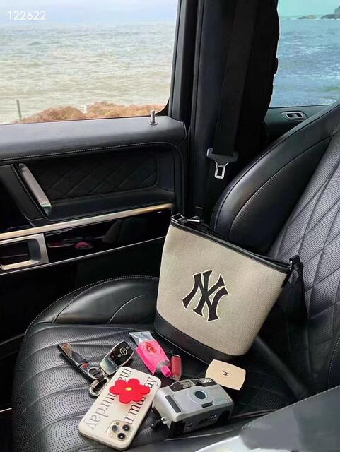 Korean Mlb Canvas Bucket Bag Underarm Bag Handbag Ny Fashion Trendy Women's Bag Versatile Shoulder Crossbody Bag detail 11