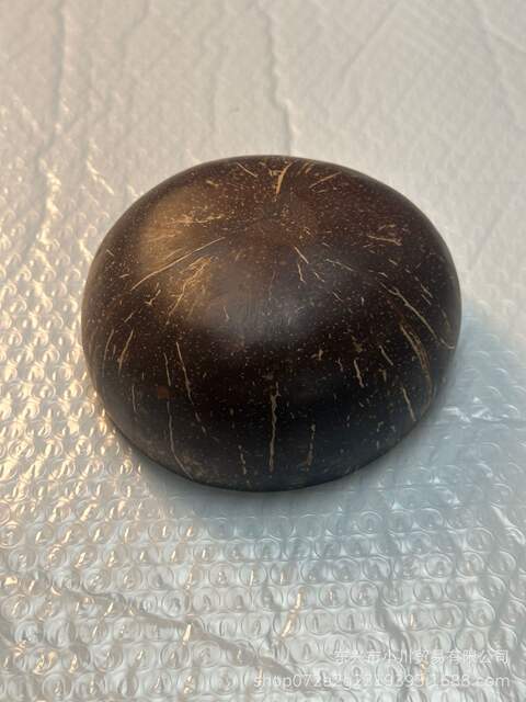 Vietnam Natural Old Coconut Shell Bowl Coconut Shell Bowl Factory Wholesale Source Hainan Creative Handmade Disposable Dongxing Small detail 2