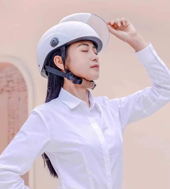 All-Season Electric Vehicle Motorcycle Half Helmet, Summer Sun Protection Battery Bike Safety Helmet, Bicycle Helmet for Men and Women detail 6