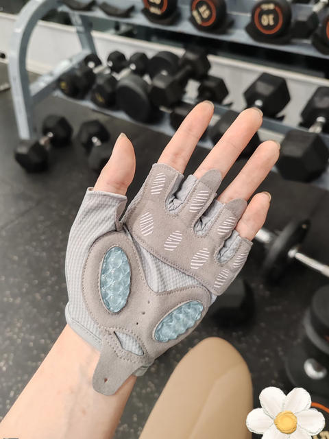 Yoga Gloves, Ice Silk Breathable Shock-Absorbing Non-Slip Wear-Resistant Half-Finger Cycling Sun Protection Driving Cross-Border Fitness Gloves detail 12
