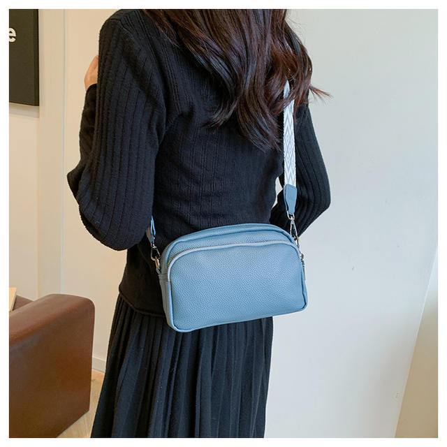 Cross-Border 2025 New Fashion Women's Bag, High-End Simple and Elegant Shoulder Crossbody Bag, Versatile Retro Small Square Bag detail 1