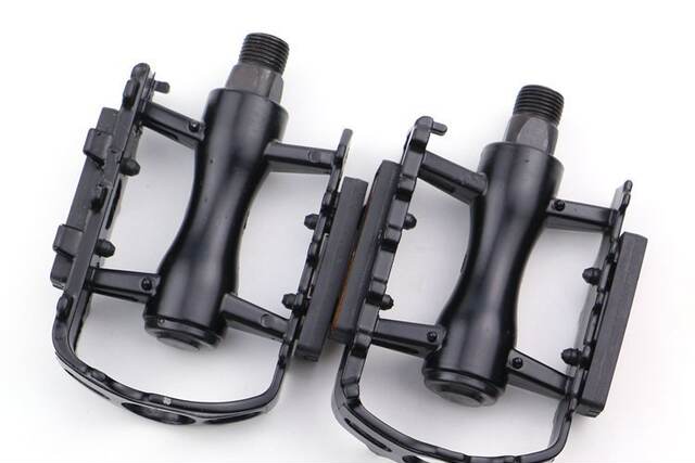 Mountain bike pedal aluminum alloy pedal non-slip pedal bicycle color pedal wholesale accessories detail 1