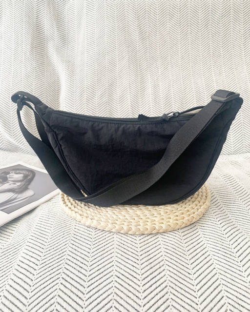 U Family's Same Cross-Border 2025 Summer Crossbody Bag Women's Trendy Dumpling Bag Nylon Lightweight Small Shoulder Bag Versatile Shoulder Bag detail 6