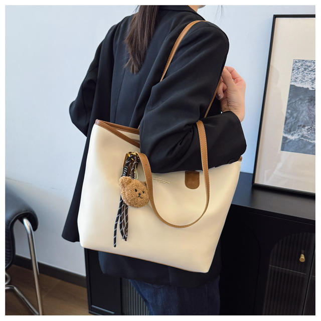 Cross-Border Retro Large-Capacity Bag for Women 2025 New Fashion Korean Niche Tote Bag Single Shoulder Armpit Bag Wholesale detail 6