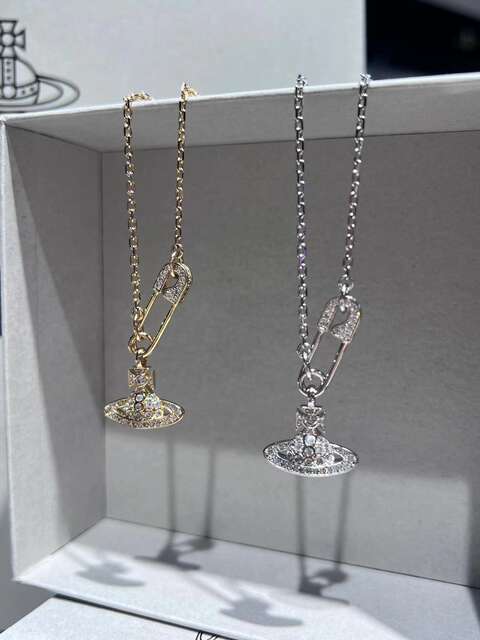 Empress Dowager Boutique Saturn Pin Necklace Girls New Entry Luxury Pape Pendant Niche High-end Clavicle Chain detail 3