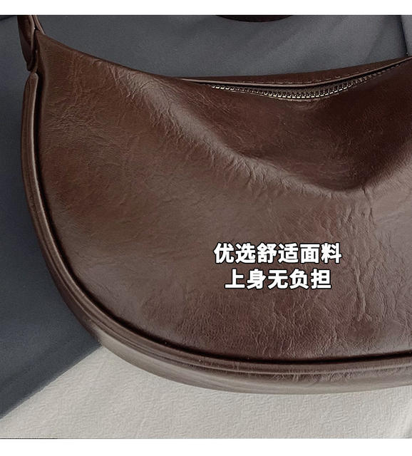 Fashionable and High-End New Versatile Casual Crossbody Dumpling Bag, Korean Style Soft Leather Texture Niche Casual Shoulder Underarm Bag detail 5