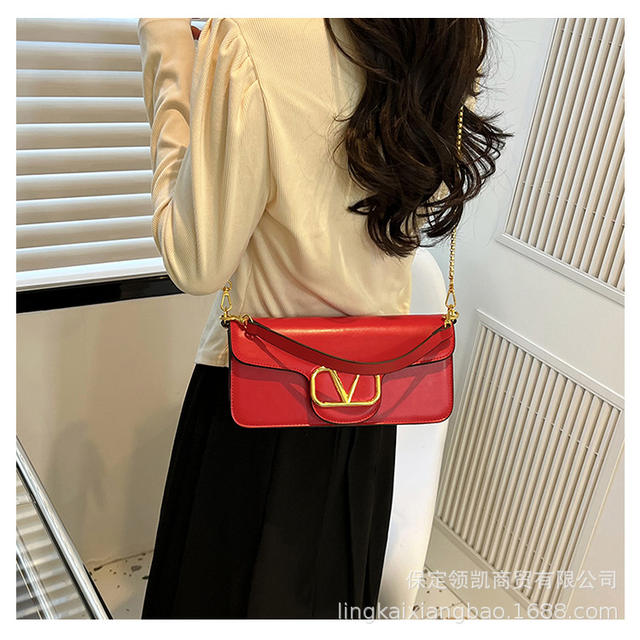 2026 New Women's Fashion Chain Bag, Solid Color Small Square Bag, Wholesale Handbag, Casual Versatile Shoulder Crossbody Bag detail 11